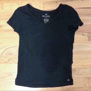 American Eagle V Neck T Shirt - XS